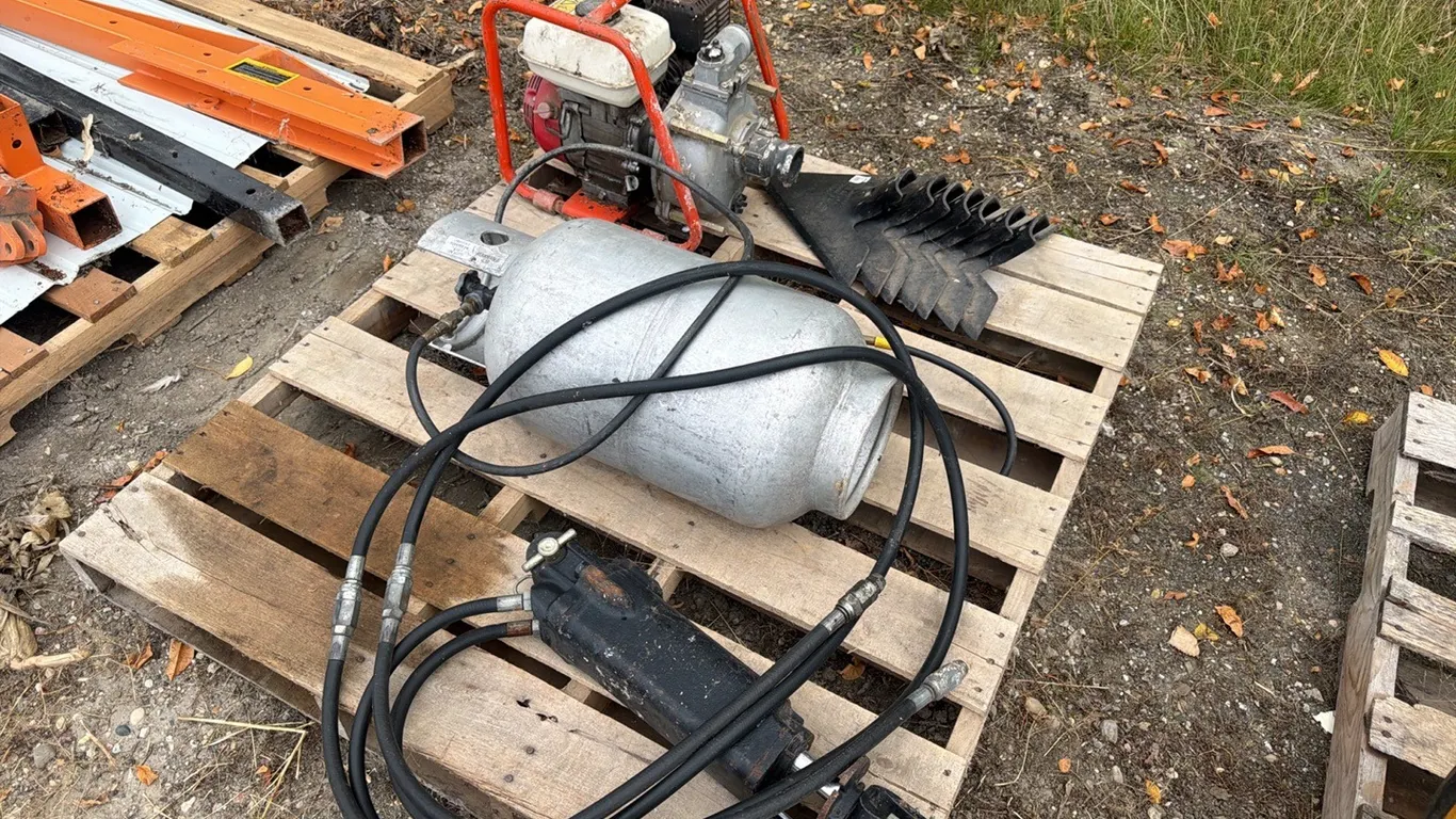 Bertha torch w/ LP tank, hyd cylinder, 7) unused 14” sweeps & 2” cast iron pump w/ Honda GX120 4hp engine