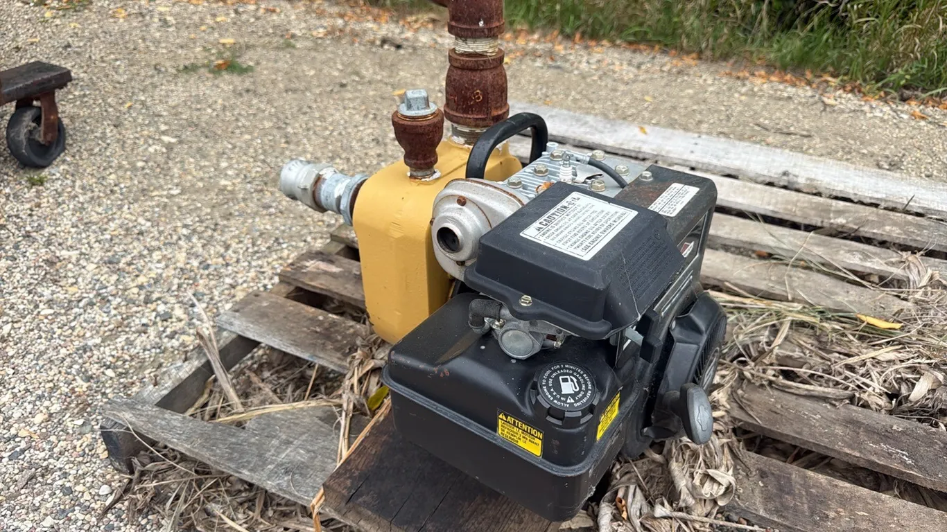 Monarch 2” cast iron pump w/ Briggs & Stratton 5hp engine