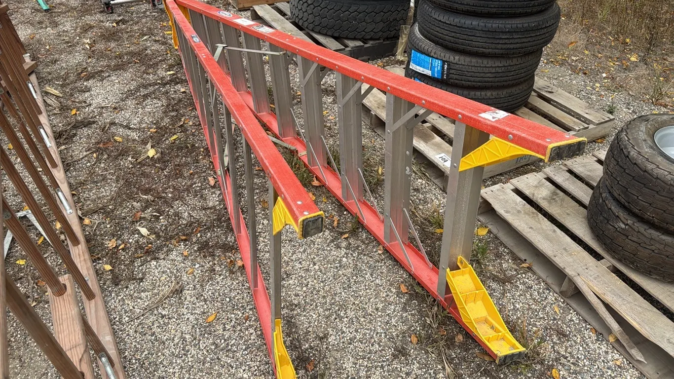 Werner 10’ fiberglass step ladder