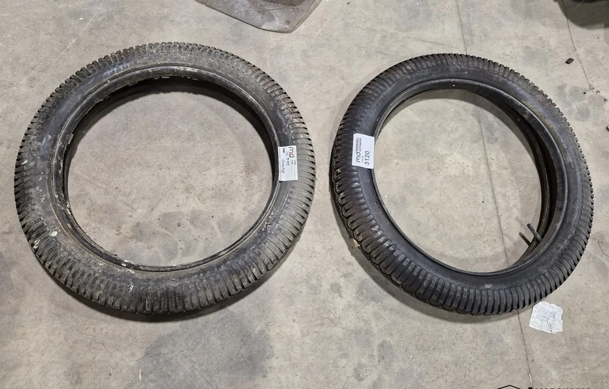 (2) 30" Tires
UNRESERVED