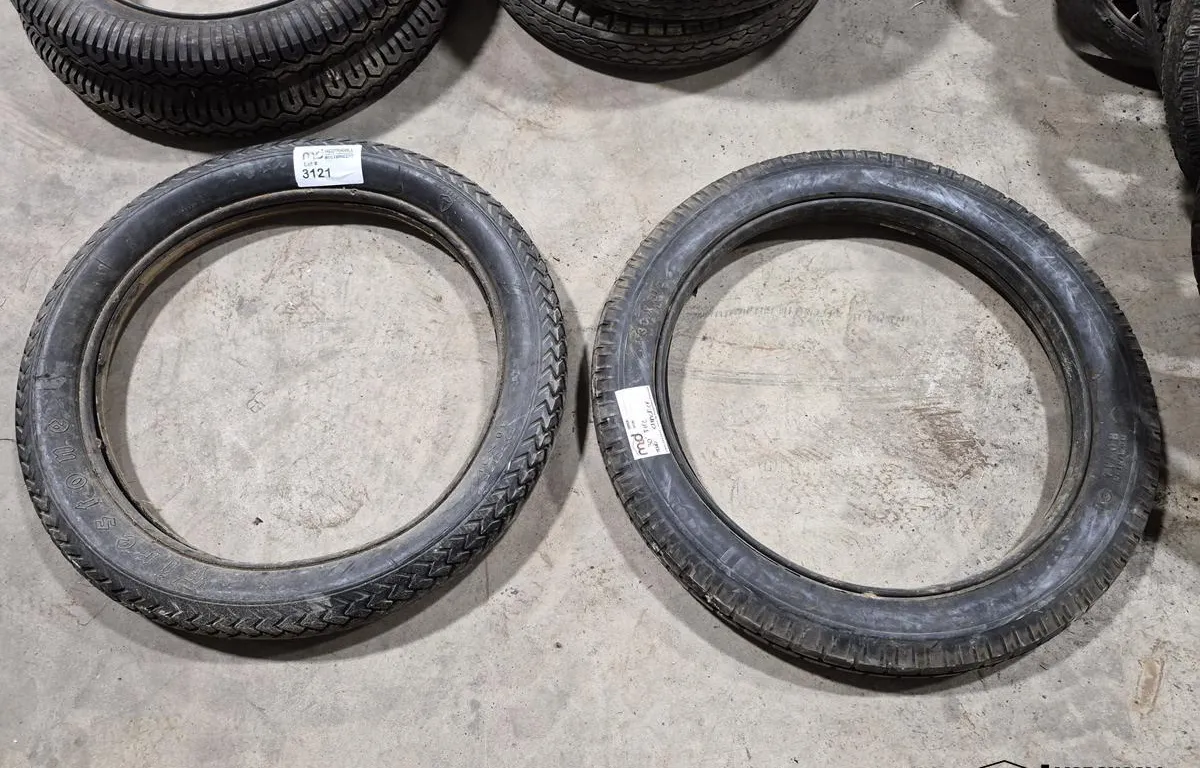 (2) 30" Tires
UNRESERVED