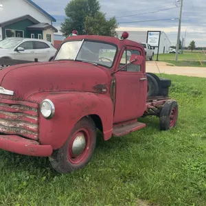 1953 Chevrolet 3/4 Ton Truck w/ Hoist Model 1433 – Ran 4 Years Ago – Keys & Manual Included