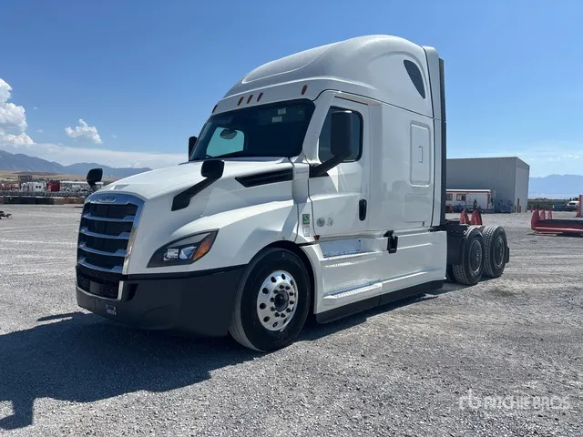 2022 Freightliner Cascadia 126 6x4 T/A Sleeper Truck Tractor