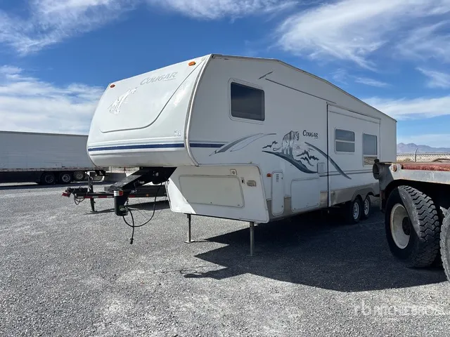 2004 Cougar 30 ft T/A Travel Trailer