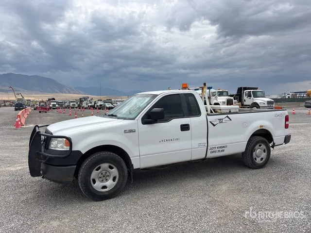 2007 Ford F-150 XL 4x4 Pickup