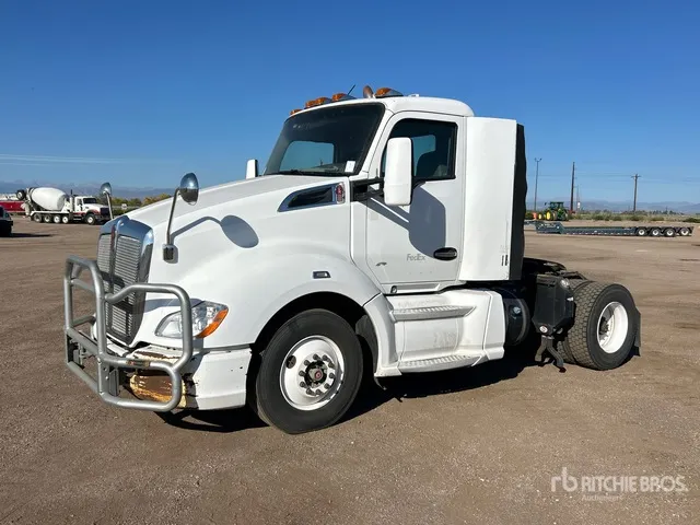 2015 Kenworth T-680 4x2 S/A Day Cab Truck Tractor