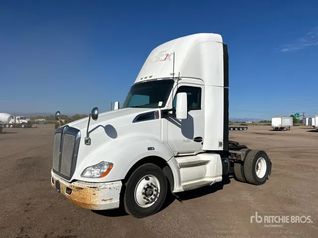 2015 Kenworth T-680 4x2 S/A Day Cab Truck Tractor