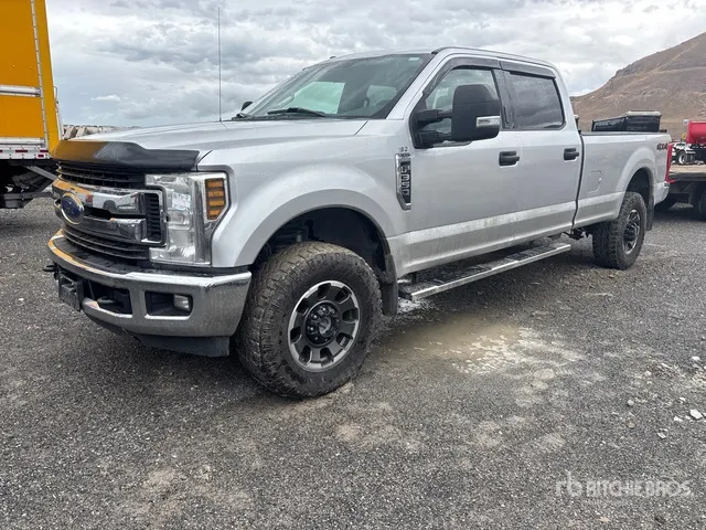 2019 Ford F-350 XLT 4x4 Crew Cab Pickup (Inoperable)