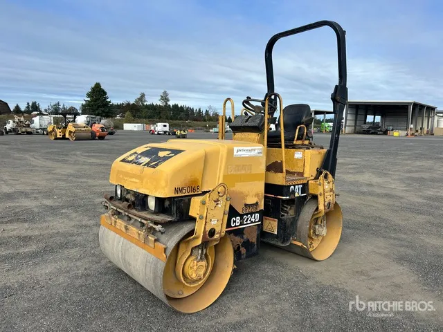 2004 Cat CB224D Double Drum Roller