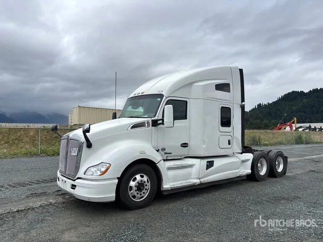 2017 Kenworth T680 6x4 T/A Sleeper Truck Tractor