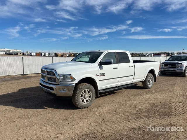 2015 Ram 3500 Laramie 4x4 Crew Cab Pickup