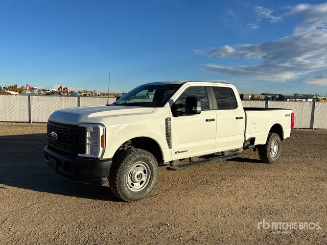 2024 Ford F-350 XL 4x4 Crew Cab Pickup