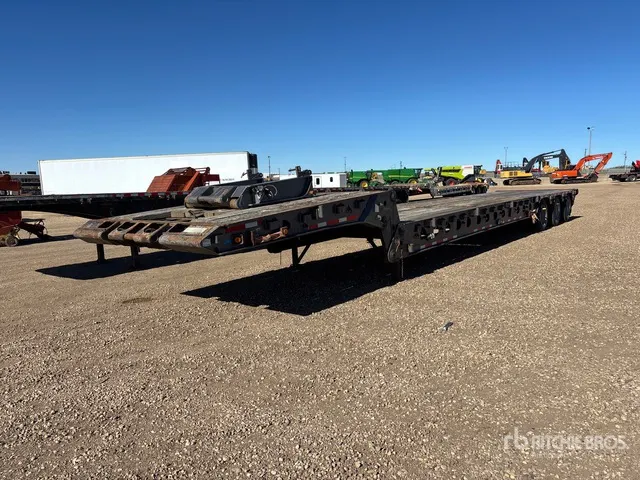 2007 Doepker 53 ft Tri/A Folding Neck Trailer