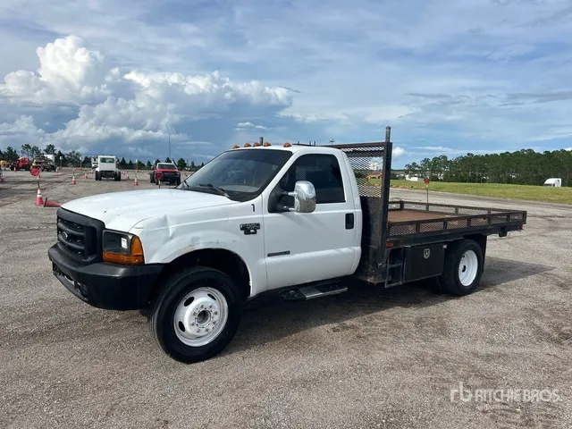 1999 Ford F-550 4x2 Flatbed Truck