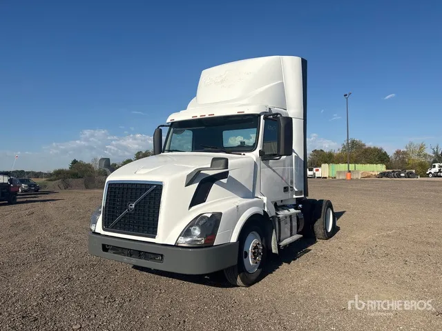 2017 Volvo VNL 4x2 S/A Day Cab Truck Tractor