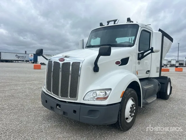 2018 Peterbilt 579 4x2 S/A Day Cab Truck Tractor