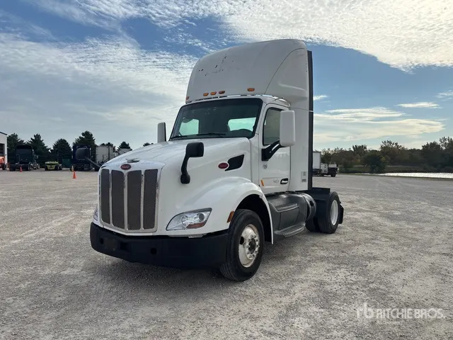 2018 Peterbilt 579 4x2 S/A Day Cab Truck Tractor