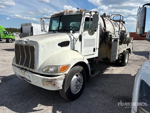 2009 Peterbilt 335 4x2 Vacuum Tanker Truck (Inoperable)