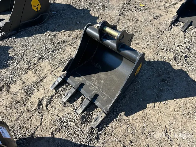 Trojan 35CL 24 in Digging Excavator Bucket - Fits 40mm Cat 303, 303.5, 304, Case, New Holland, Kobelco SK35, Deere/Hitachi 35D/G
