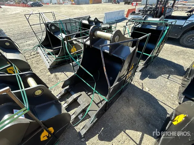 Trojan 200CL 36 in Digging Excavator Bucket - Fits 80mm Cat 320/321/323, Hyundai R210, Komatsu PC200/220, Deere 160/200/225, Kobelco SK210, Case 210/2