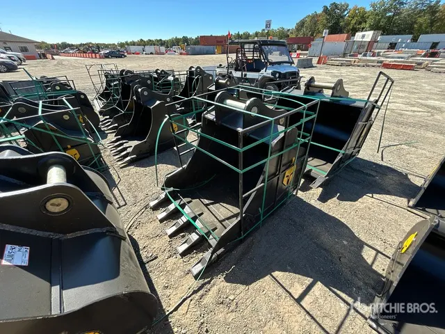 Trojan 200CL 42 in Digging Excavator Bucket - Fits 80mm Cat 320/321/323, Hyundai R210, Komatsu PC200/220, Deere 160/200/225, Kobelco SK210, Case 210/2