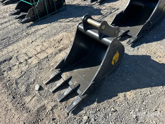 Trojan 80CL 24 in Digging Excavator Bucket - Fits Cat 307/308, Komatsu PC78/88, Deere/Hitachi 75/85, Case, New Holland, Kobelco SK80, Bobcat E80