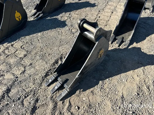 Trojan 50CL 12 in Digging Excavator Bucket - Fits 45mm Cat 305, 305.5 Komatsu PC45/50/55, Hyundai R55, Hitachi/Deere 50D/G, Case, New Holland, Kobelco