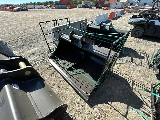Trojan 200CL 72 in Cleanup Excavator Bucket - Fits 80mm Cat 320/321/323, Hyundai R210, Komatsu PC200/220, Deere 160/200/225, Kobelco SK210, Case 210/2