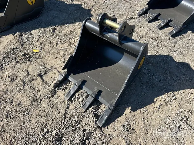 Trojan 35CL 24 in Digging Excavator Bucket - Fits 40mm Cat 303, 303.5, 304, Case, New Holland, Kobelco SK35, Deere/Hitachi 35D/G