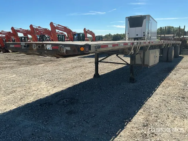 1996 Fontaine 45000 lb 48 ft T/A Spread Axle Flatbed Trailer