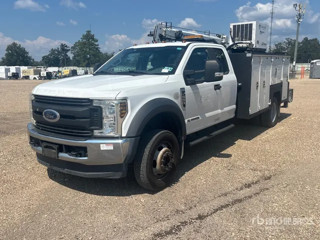 2019 Ford F-550 XL 4x4 Extended Cab Service Truck