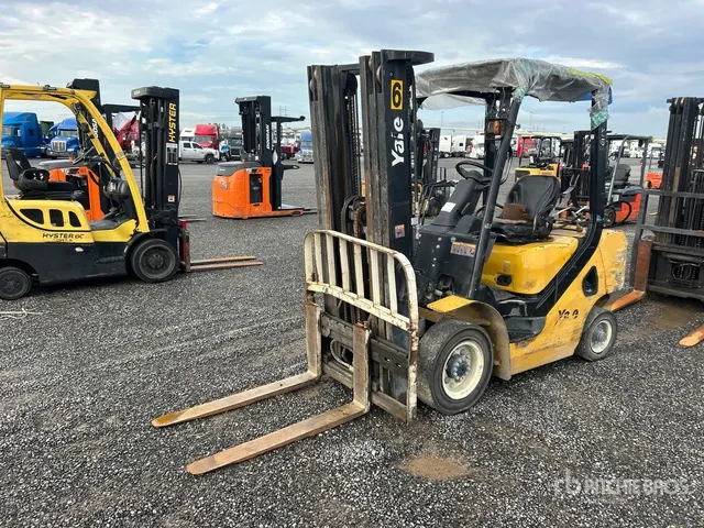 Yale GLP05QUX Pneumatic Tire Forklift