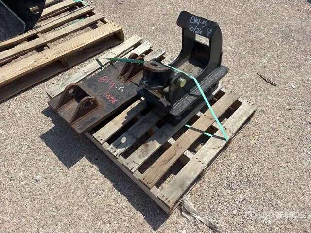 Quantity of (1) QHK Quick Mini Excavator Coupler