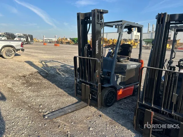 2015 Toyota 8FBCU25 4600 lb Electric Forklift