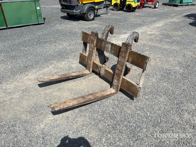 Backhoe Forks - Fits Cat 420F IT
