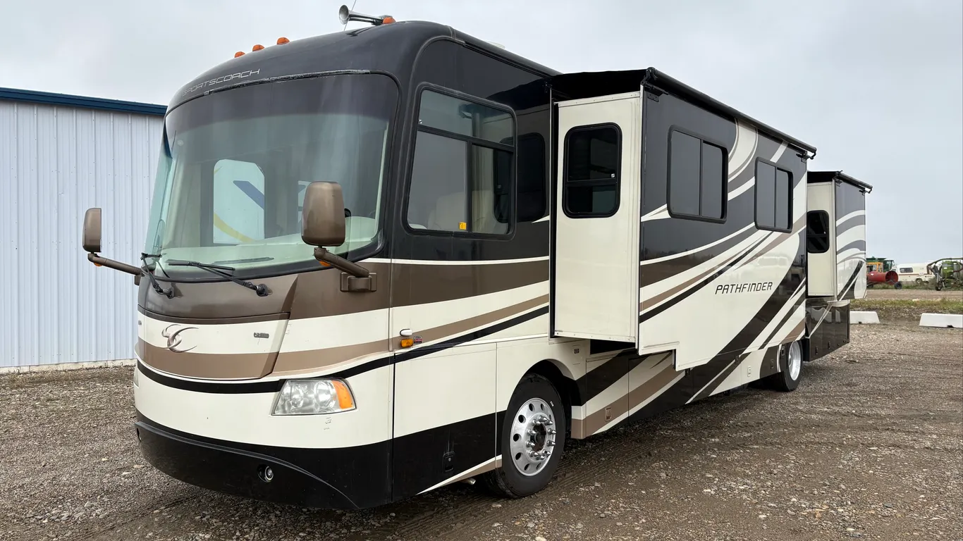 2011 PATHFINDER MOTORHOME