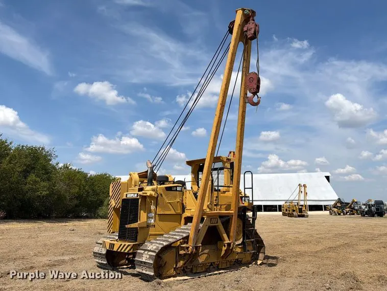2011 Caterpillar D6T LGP with 572 pipelayer