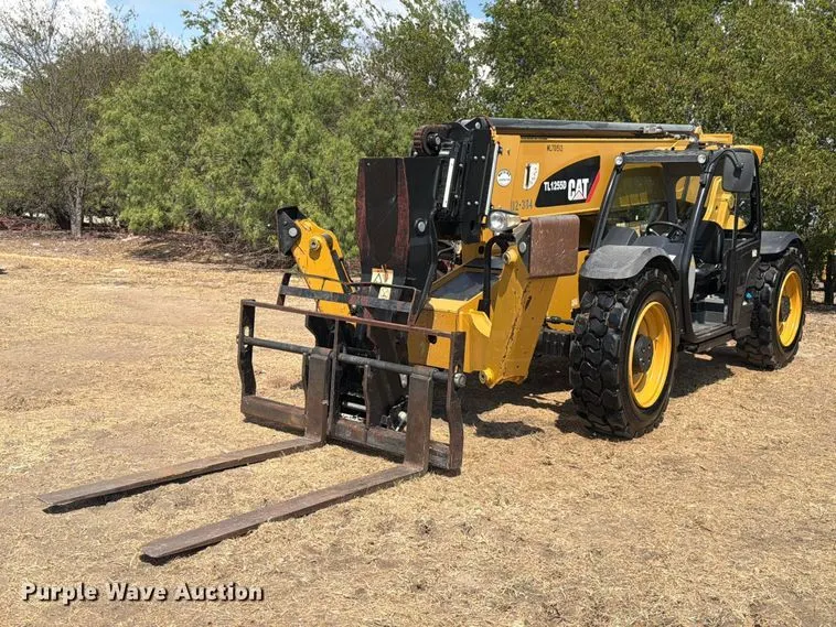 2018 Caterpillar TL1255D telehandler