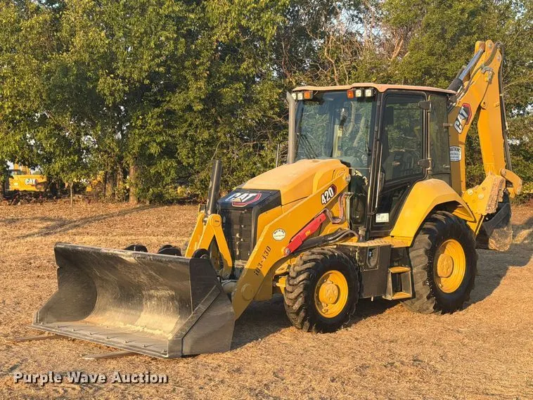 2022 Caterpillar 420IT 4X4 backhoe