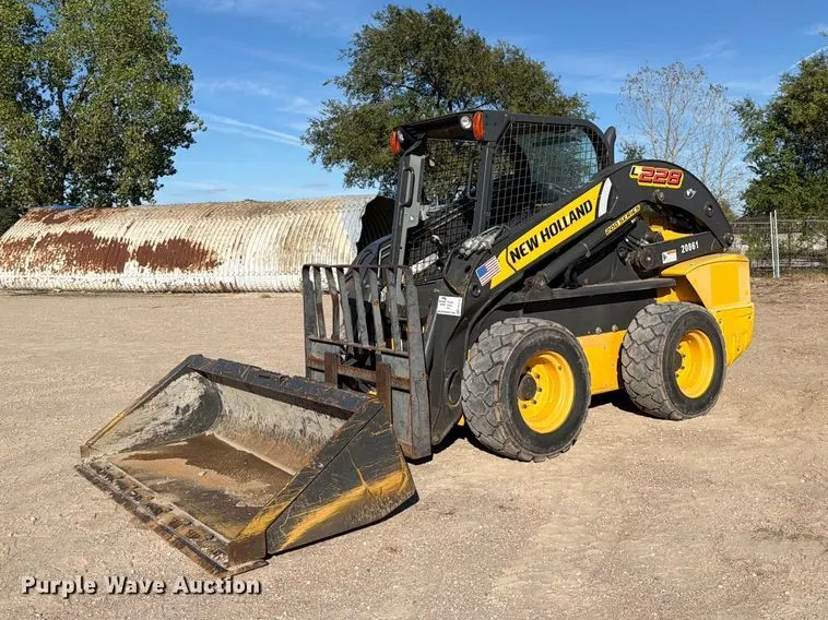 2016 New Holland L228 skid steer loader
