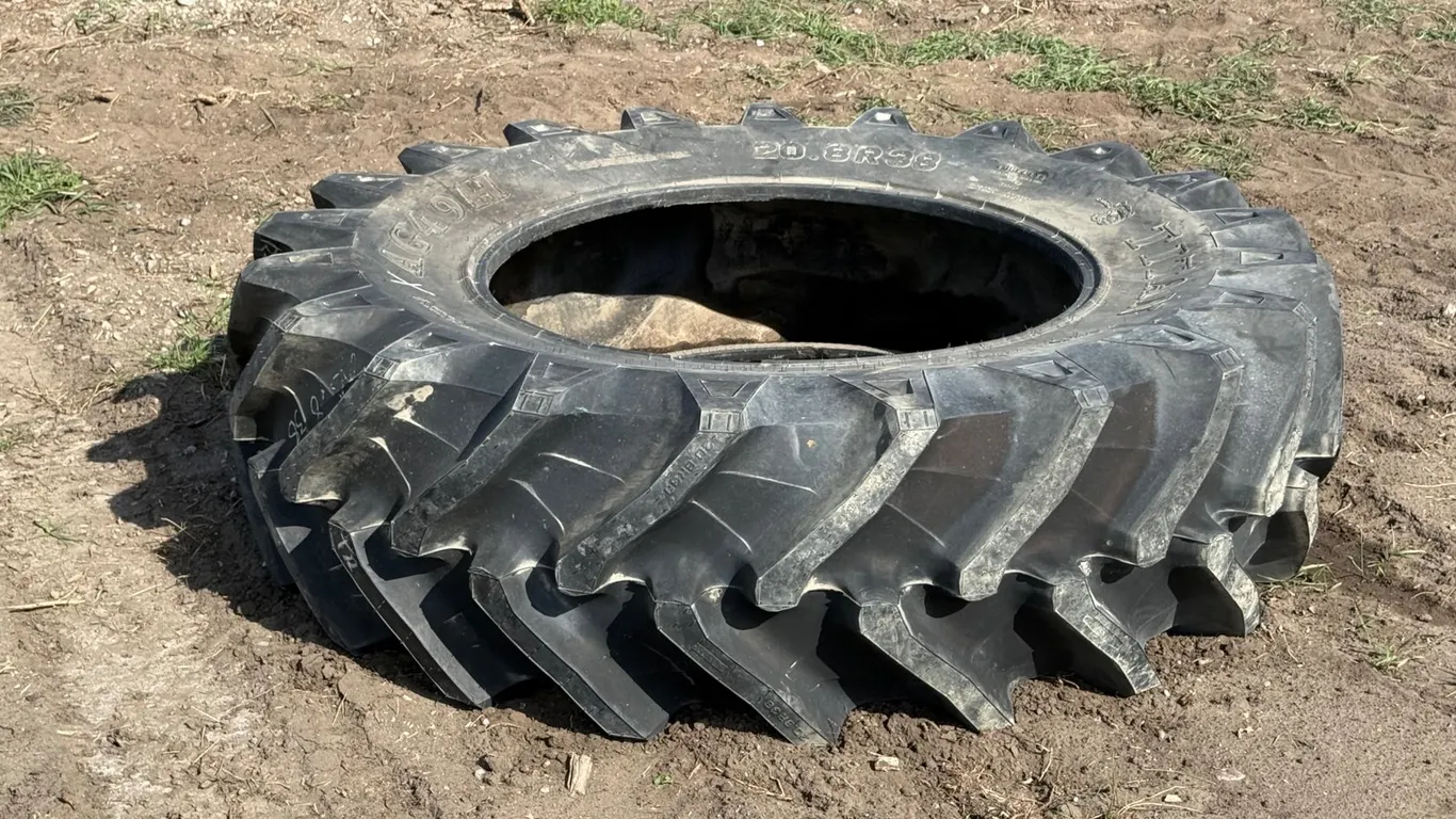 (1) Titan Tractor Tire
