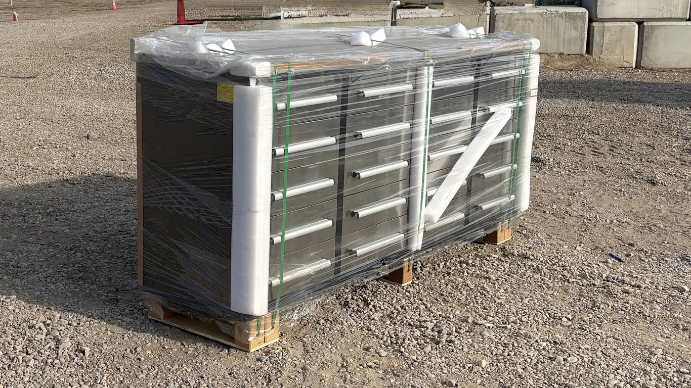 Unused 2026 Steelman 7' 20-Drawer SS Workbench