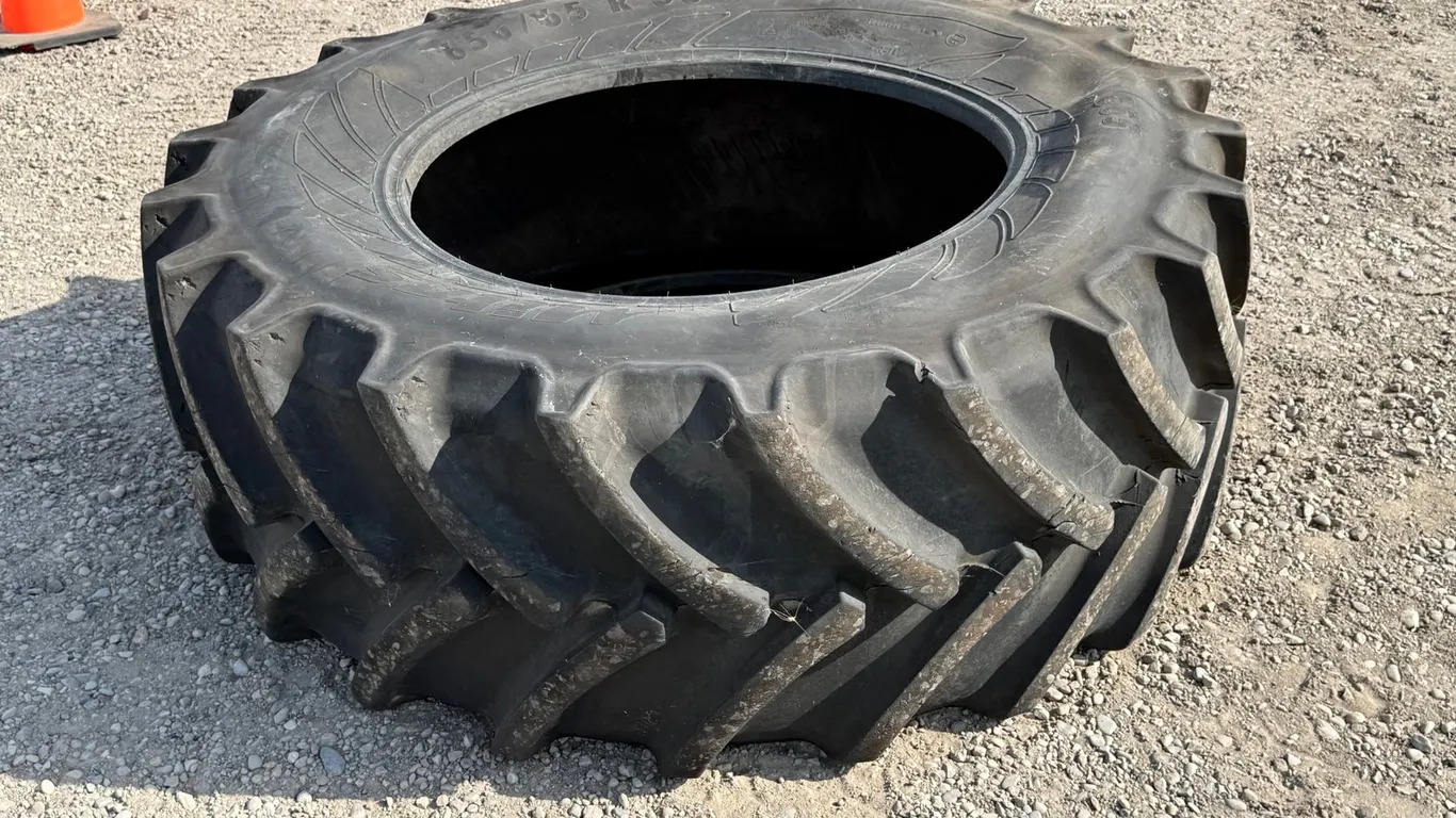 (1) Mitas Tractor Tire