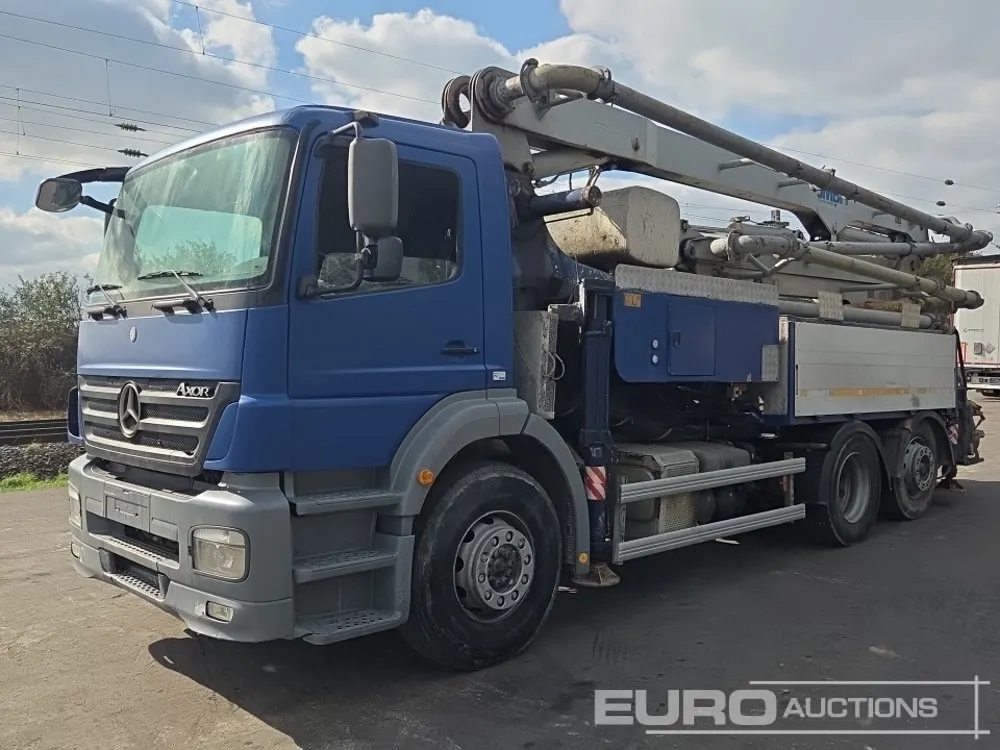 2012 Mercedes Benz 950.53