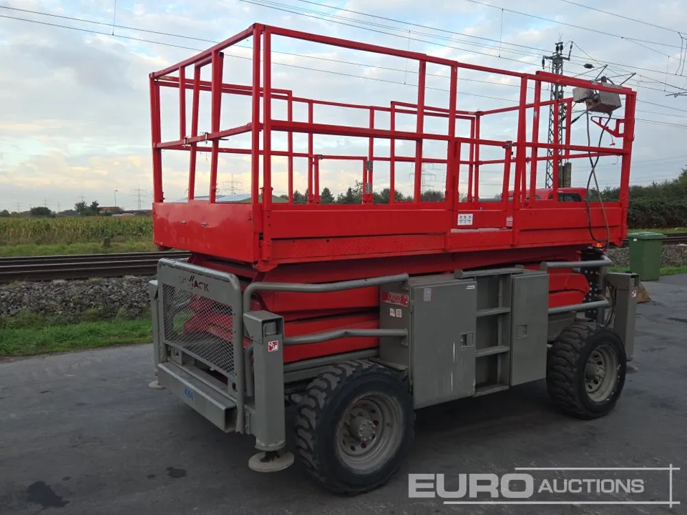 2013 SkyJack SJ8831