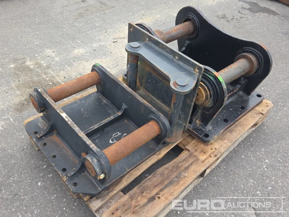 Headstock Quick Hitches (3 of) to suit Mini Excavator / 70mm Pin / 80mm Pin