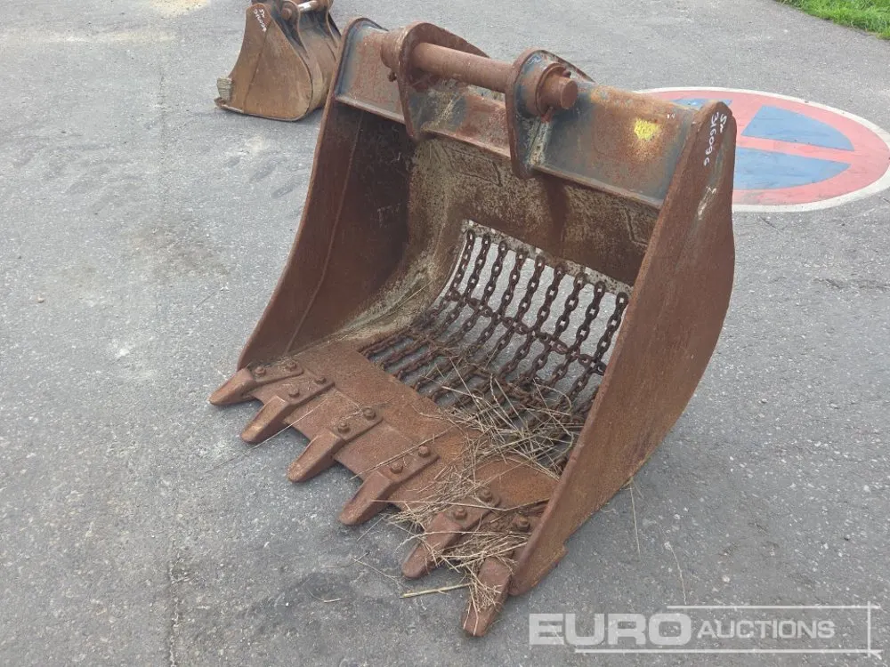 35" Bucket to suit CAT Backhoe Loader