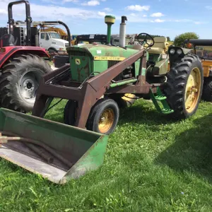 John Deere 2510 Gas Tractor
