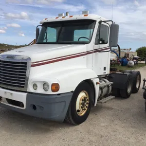 2004 Freightliner Semi Tractor (Clear WI Title)