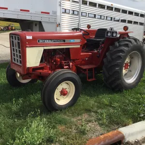 1975 International 574 Tractor
